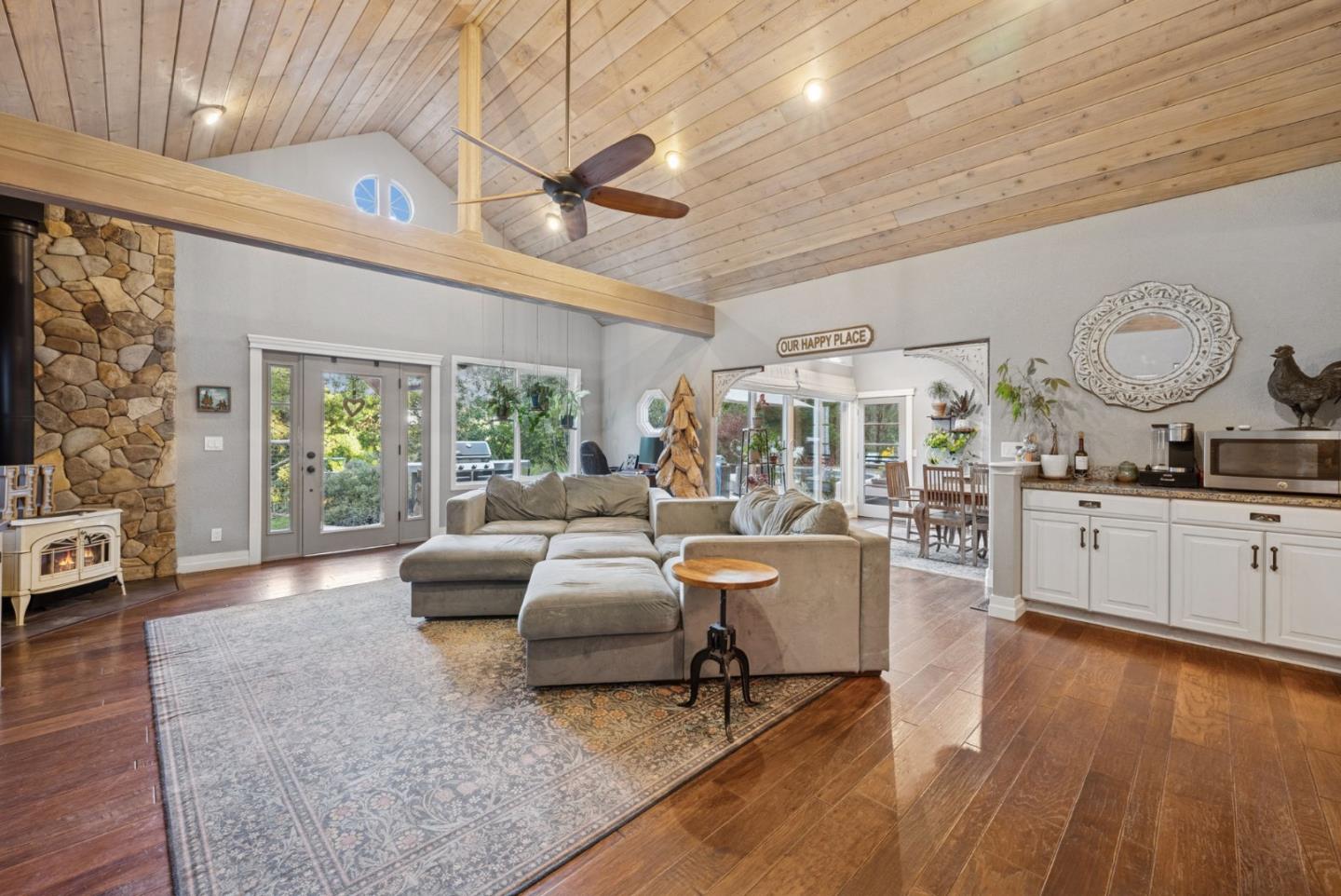 Detail Gallery Image 12 of 84 For 25560 Firhaven Ln, Los Gatos,  CA 95033 - 5 Beds | 3/1 Baths