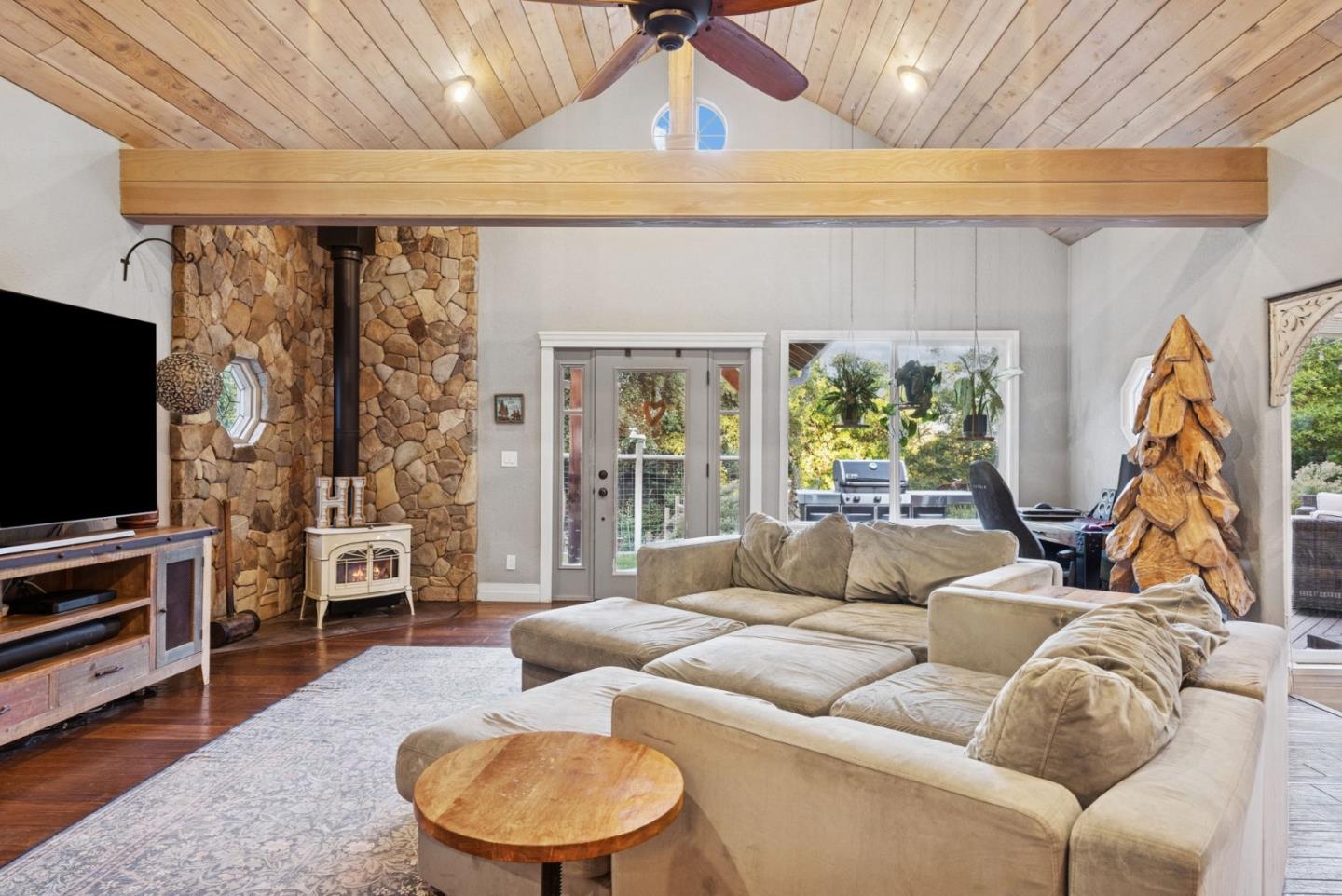 Detail Gallery Image 14 of 84 For 25560 Firhaven Ln, Los Gatos,  CA 95033 - 5 Beds | 3/1 Baths