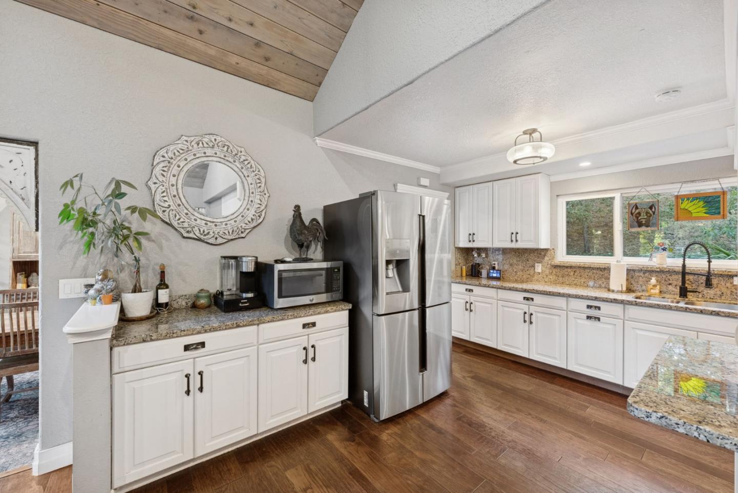Detail Gallery Image 16 of 84 For 25560 Firhaven Ln, Los Gatos,  CA 95033 - 5 Beds | 3/1 Baths