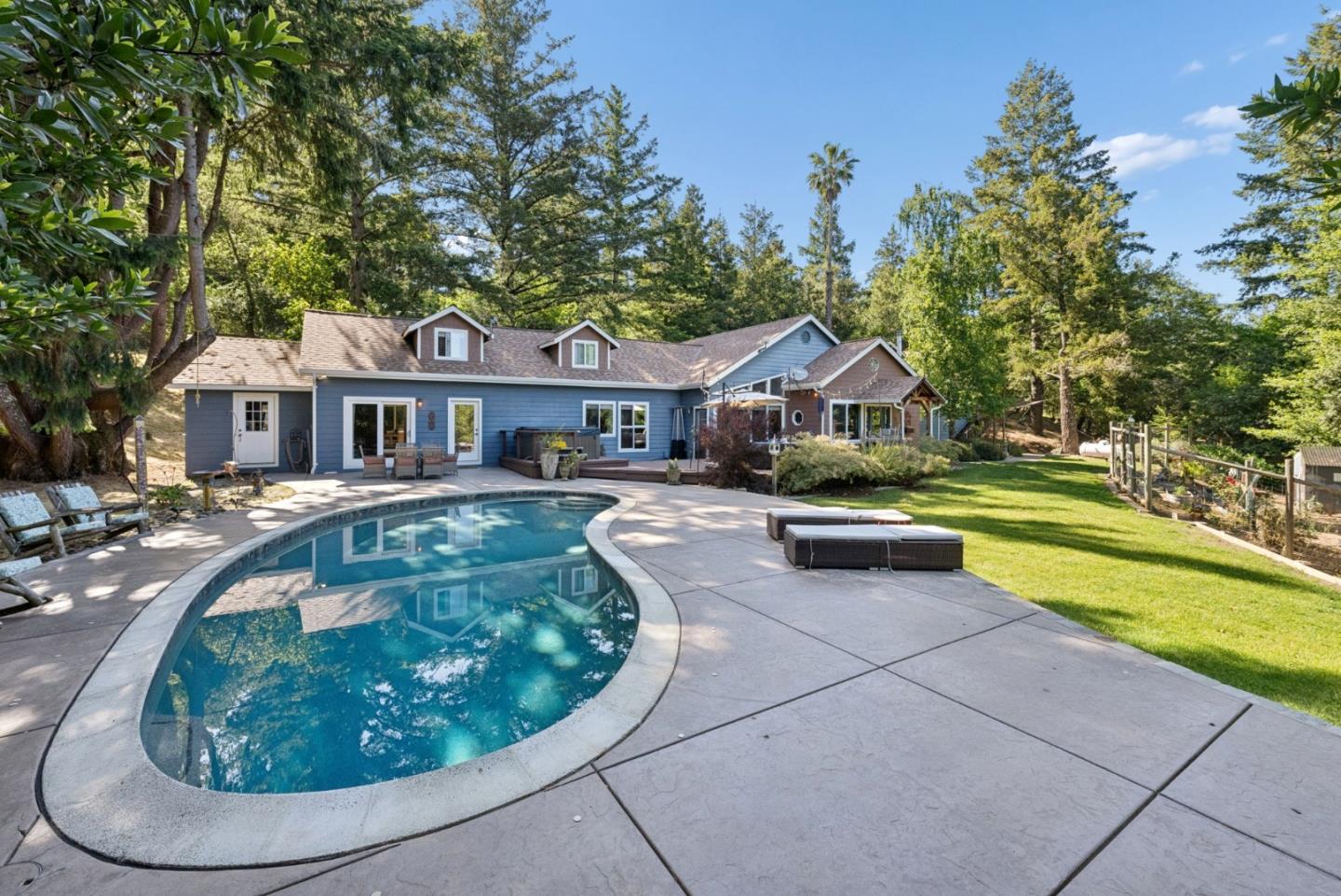 Detail Gallery Image 6 of 84 For 25560 Firhaven Ln, Los Gatos,  CA 95033 - 5 Beds | 3/1 Baths