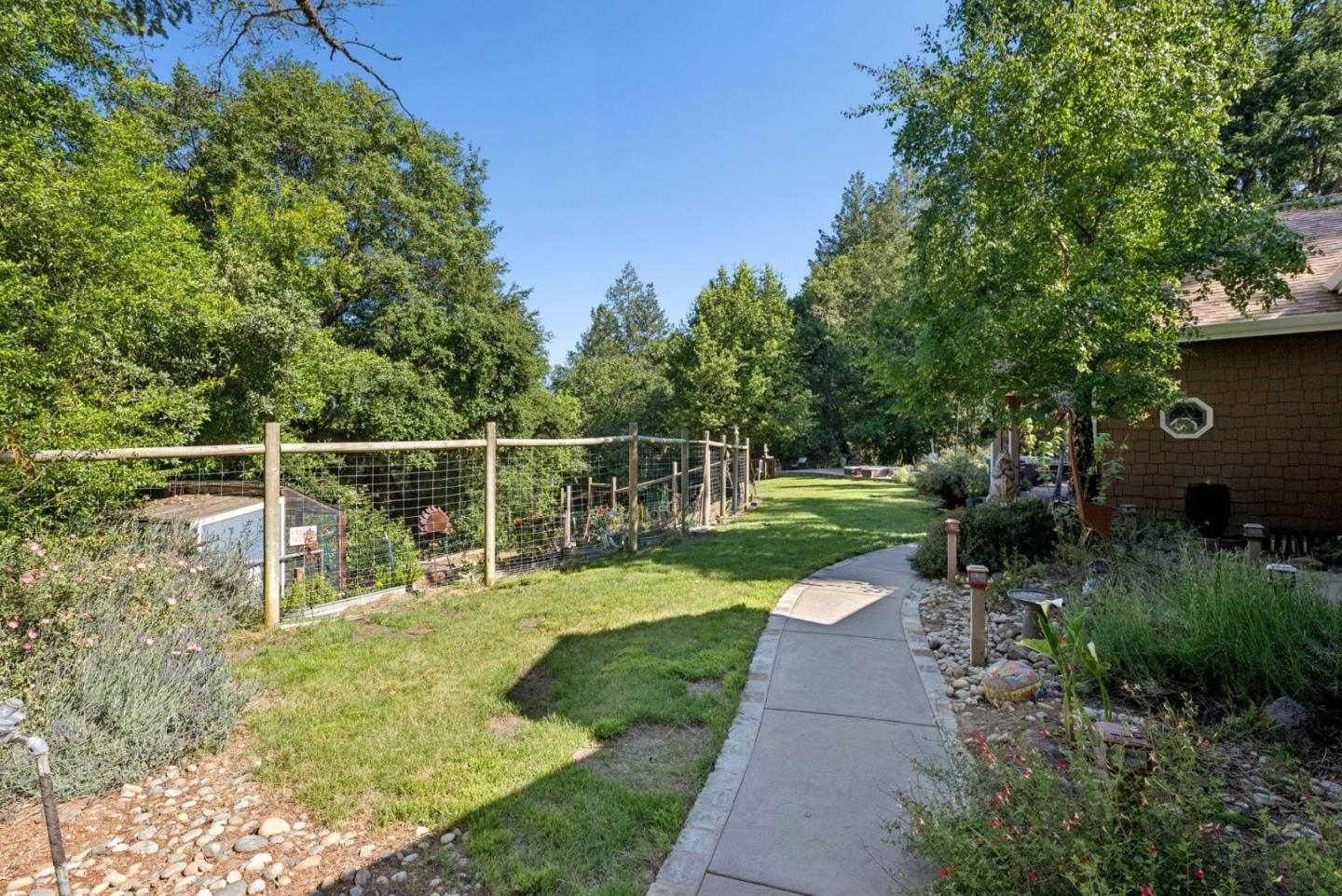 Detail Gallery Image 63 of 84 For 25560 Firhaven Ln, Los Gatos,  CA 95033 - 5 Beds | 3/1 Baths