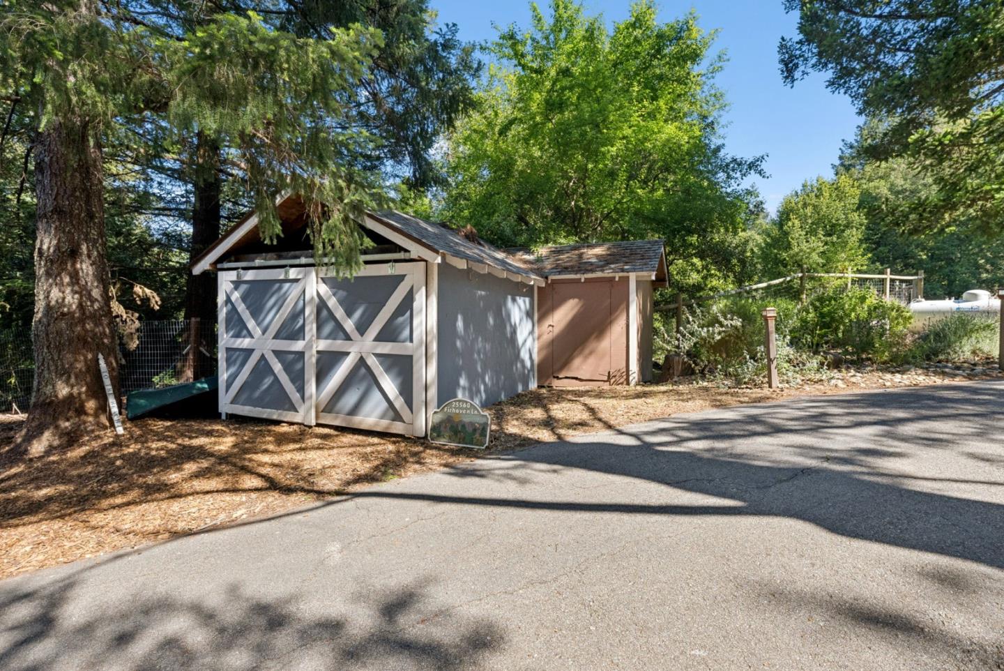 Detail Gallery Image 67 of 84 For 25560 Firhaven Ln, Los Gatos,  CA 95033 - 5 Beds | 3/1 Baths