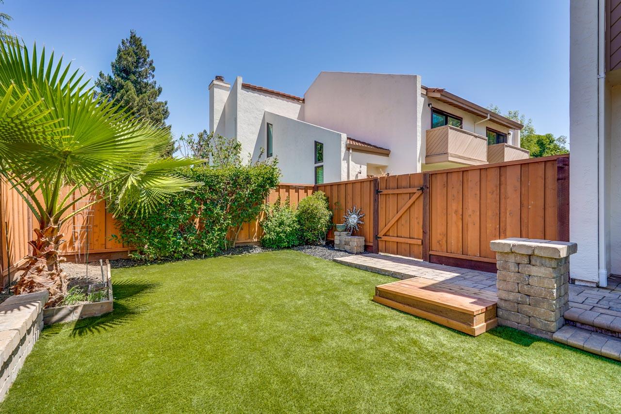 Detail Gallery Image 61 of 66 For 620 Willowgate St #5,  Mountain View,  CA 94043 - 3 Beds | 2/1 Baths