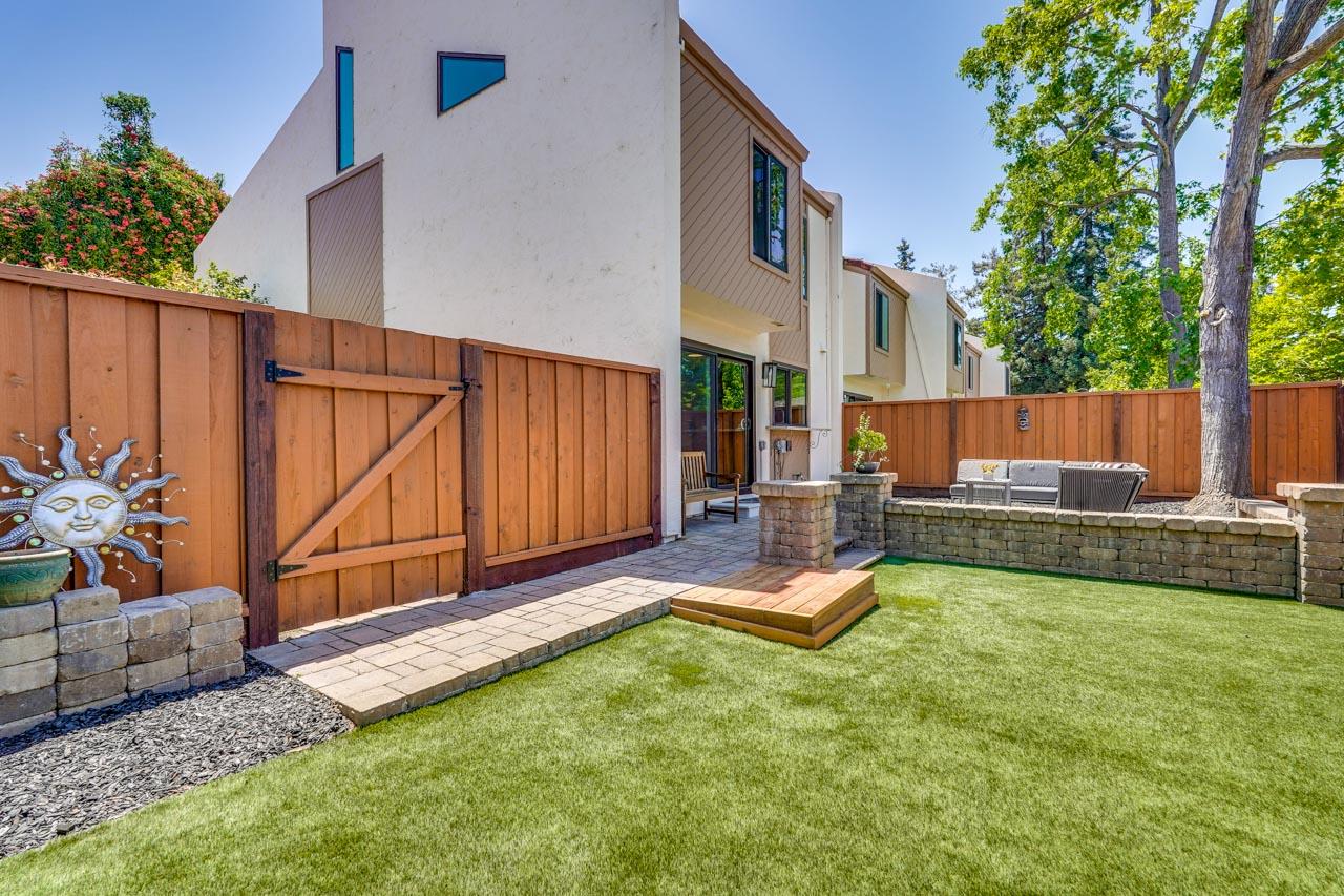 Detail Gallery Image 62 of 66 For 620 Willowgate St #5,  Mountain View,  CA 94043 - 3 Beds | 2/1 Baths