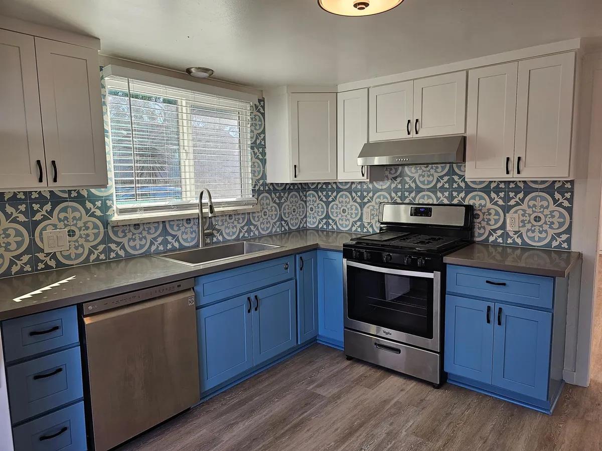 Detail Gallery Image 10 of 24 For 106 Saxon Ave, Capitola,  CA 95010 - 4 Beds | 2 Baths