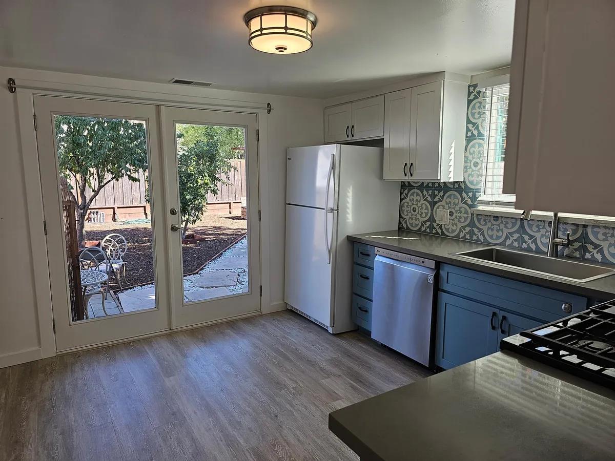 Detail Gallery Image 12 of 24 For 106 Saxon Ave, Capitola,  CA 95010 - 4 Beds | 2 Baths