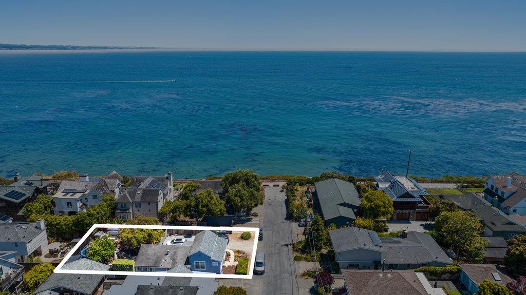 Detail Gallery Image 5 of 24 For 106 Saxon Ave, Capitola,  CA 95010 - 4 Beds | 2 Baths