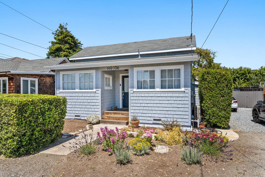 Detail Gallery Image 9 of 24 For 106 Saxon Ave, Capitola,  CA 95010 - 4 Beds | 2 Baths