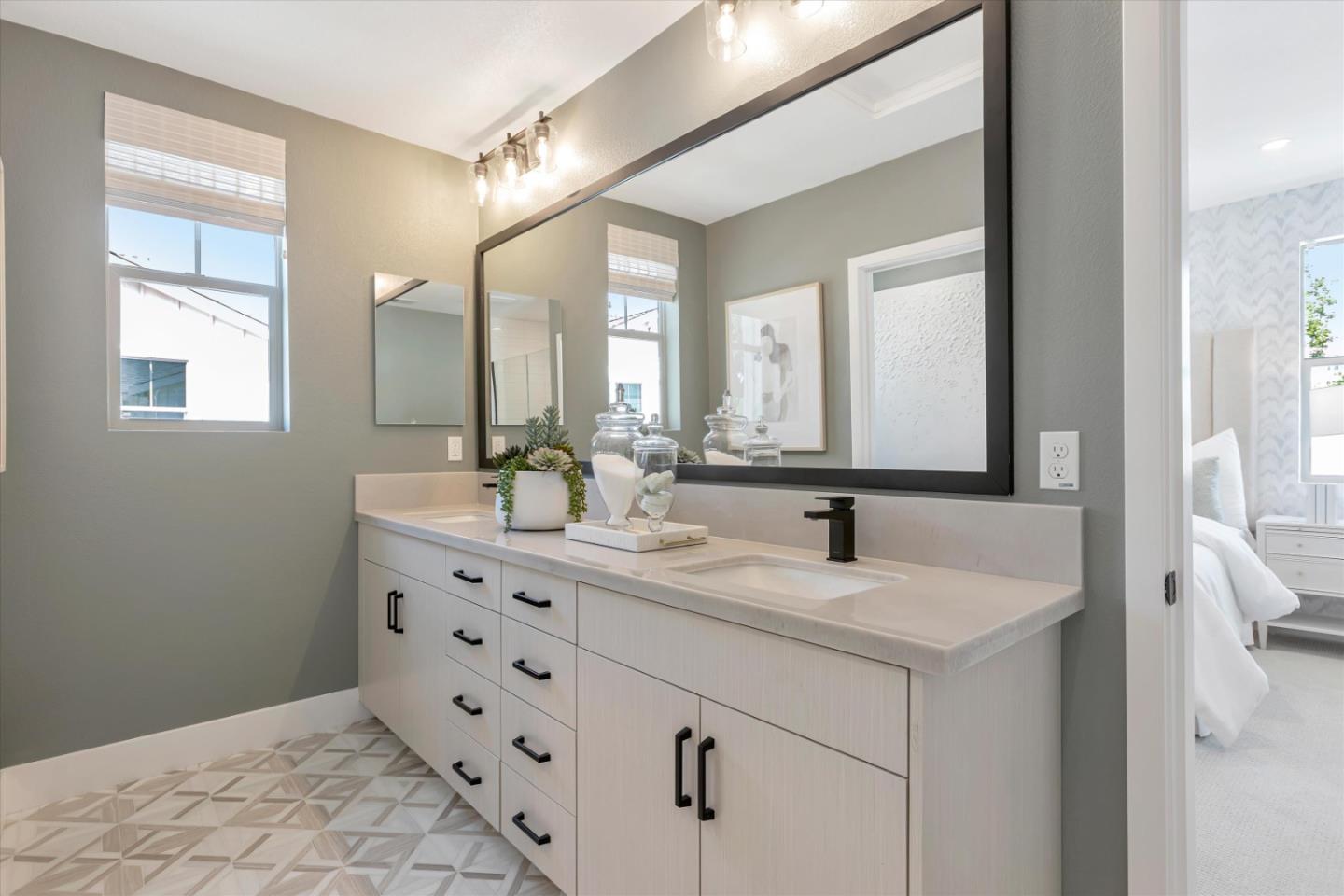 Detail Gallery Image 10 of 10 For 188 Oak Cir, Walnut Creek,  CA 94597 - 4 Beds | 3/1 Baths