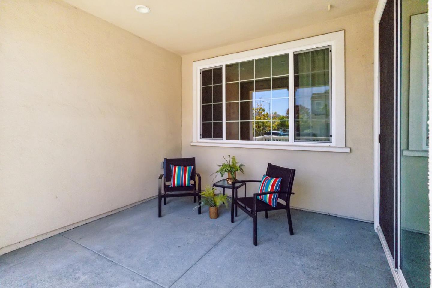 Detail Gallery Image 4 of 34 For 37659 Shelter Rd, Newark,  CA 94560 - 3 Beds | 2/1 Baths