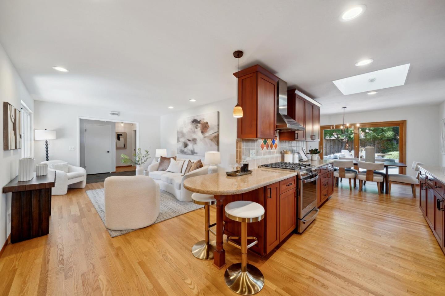 Detail Gallery Image 14 of 46 For 1410 Thunderbird Ave, Sunnyvale,  CA 94087 - 3 Beds | 2 Baths