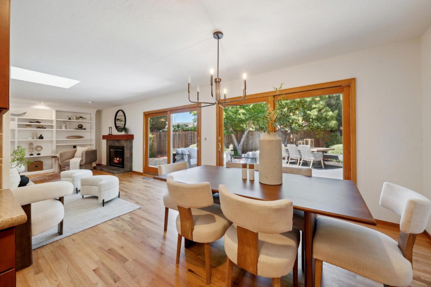 Detail Gallery Image 19 of 46 For 1410 Thunderbird Ave, Sunnyvale,  CA 94087 - 3 Beds | 2 Baths