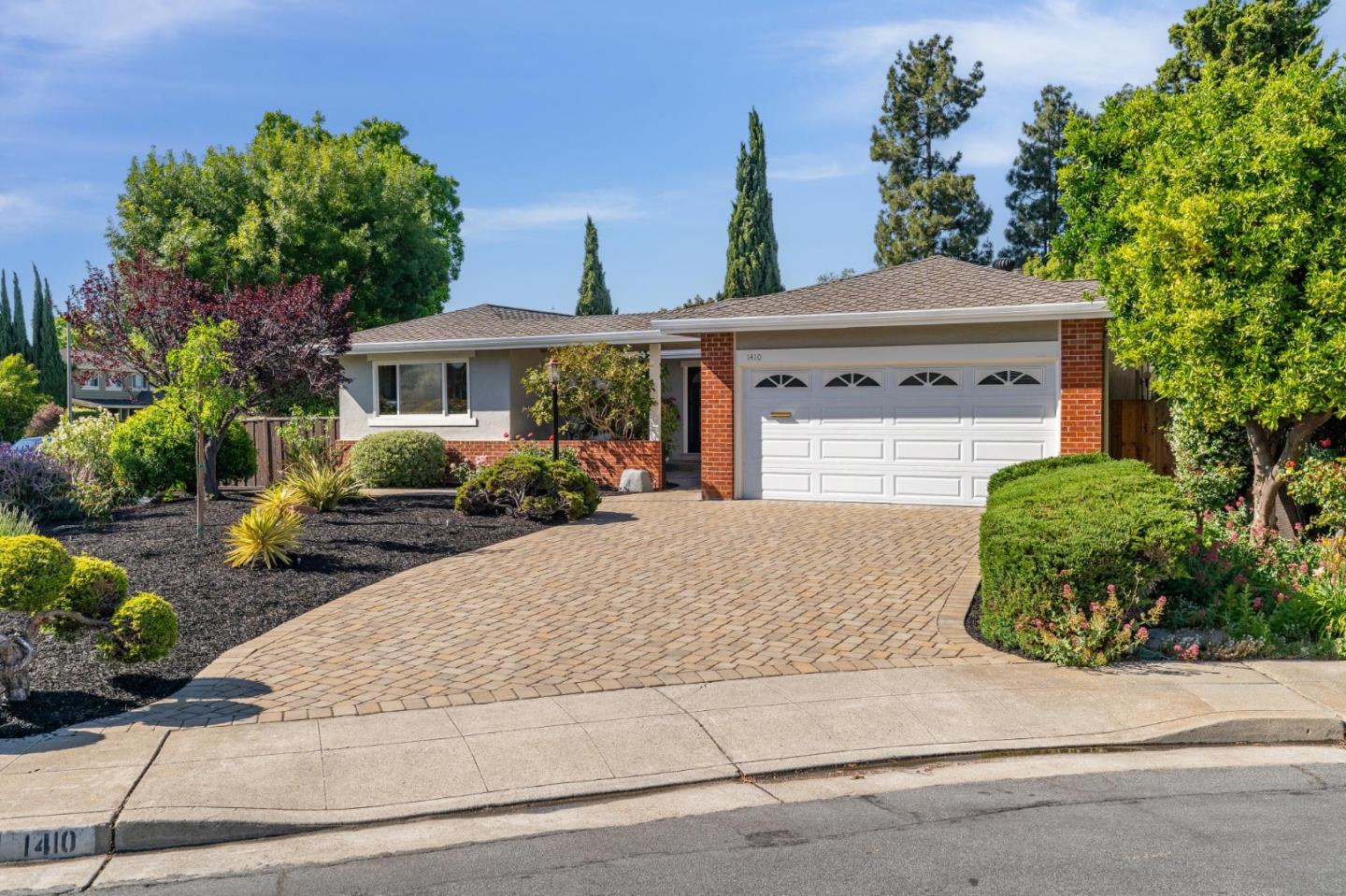 Detail Gallery Image 3 of 46 For 1410 Thunderbird Ave, Sunnyvale,  CA 94087 - 3 Beds | 2 Baths