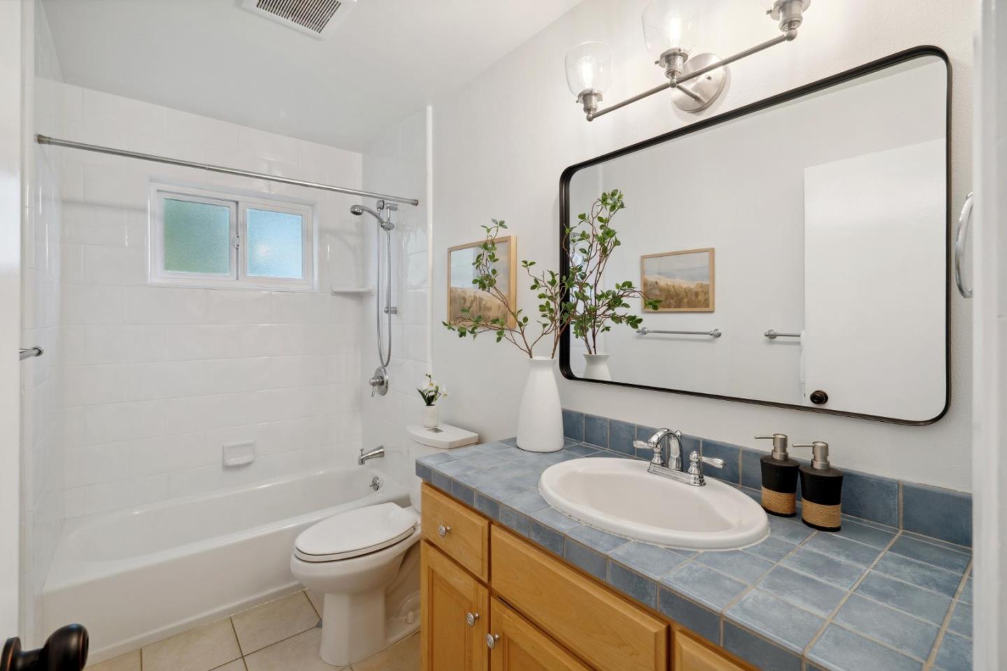 Detail Gallery Image 31 of 46 For 1410 Thunderbird Ave, Sunnyvale,  CA 94087 - 3 Beds | 2 Baths