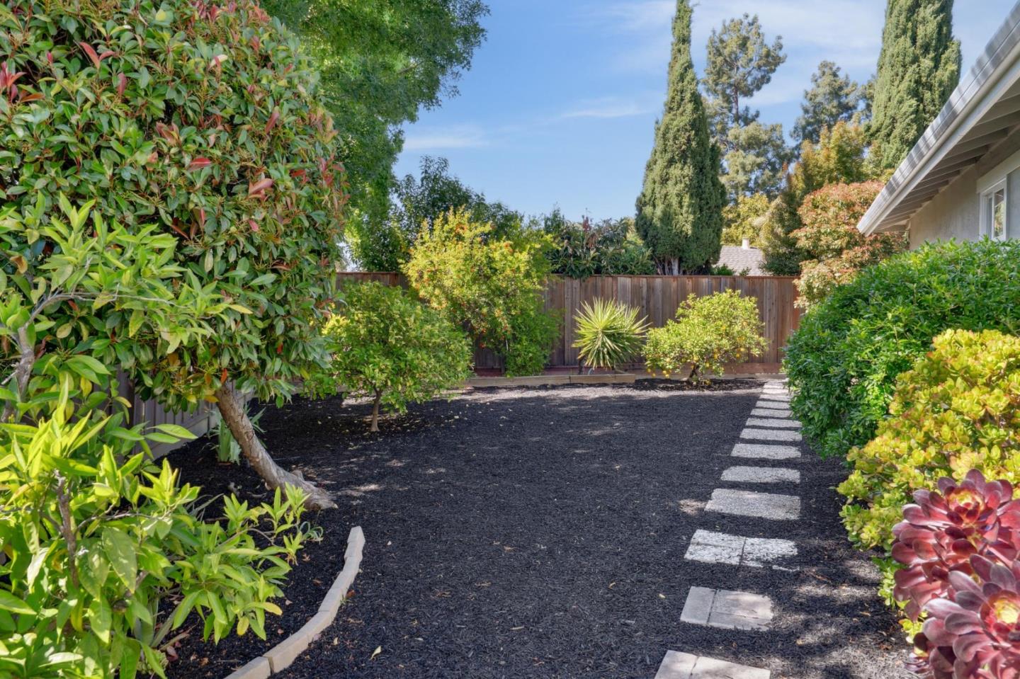Detail Gallery Image 40 of 46 For 1410 Thunderbird Ave, Sunnyvale,  CA 94087 - 3 Beds | 2 Baths