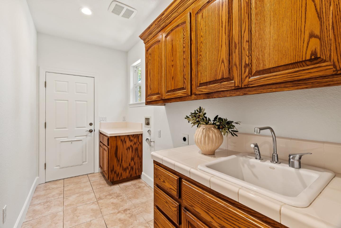 Detail Gallery Image 20 of 41 For 1800 Jasper Highlands Dr, Morgan Hill,  CA 95037 - 3 Beds | 2/1 Baths