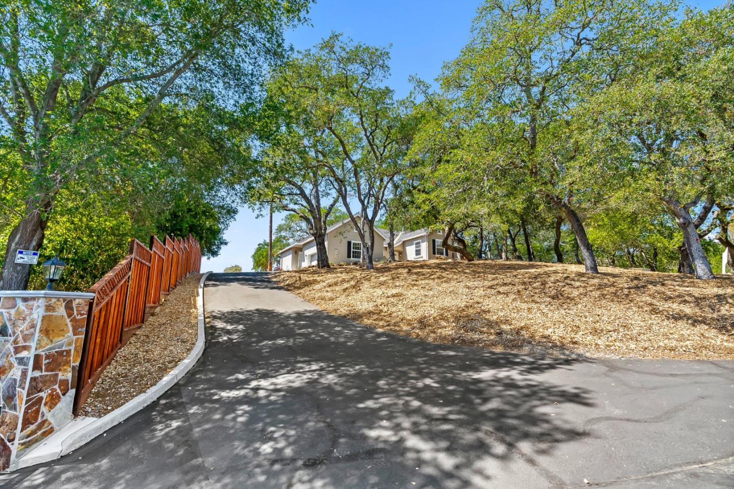 Detail Gallery Image 5 of 41 For 1800 Jasper Highlands Dr, Morgan Hill,  CA 95037 - 3 Beds | 2/1 Baths
