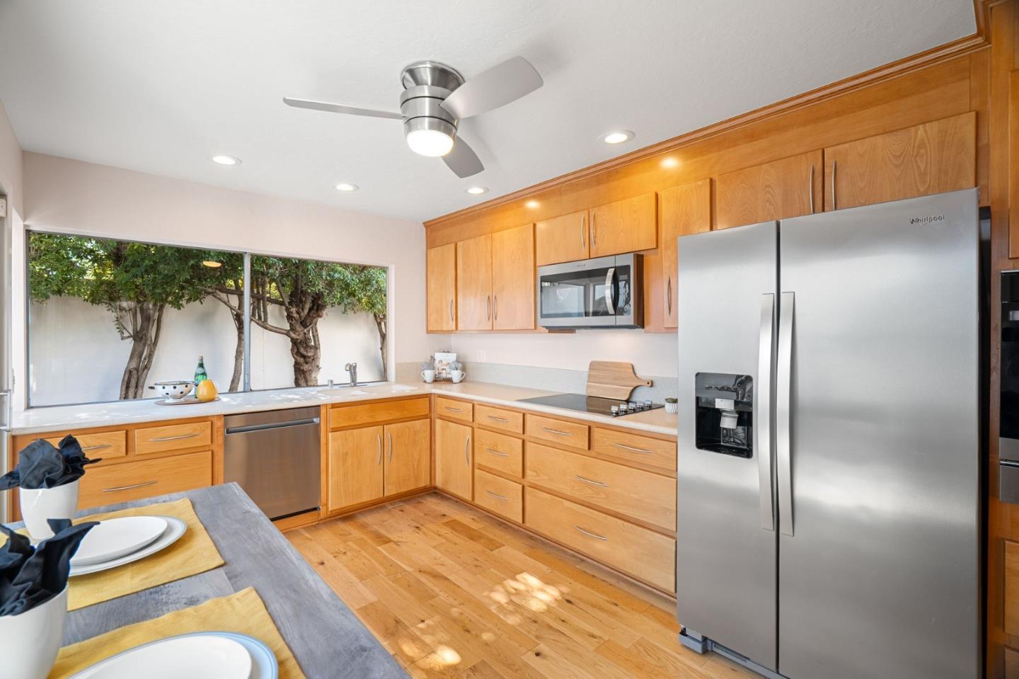 Detail Gallery Image 23 of 44 For 1393 Sydney Dr, Sunnyvale,  CA 94087 - 3 Beds | 2 Baths