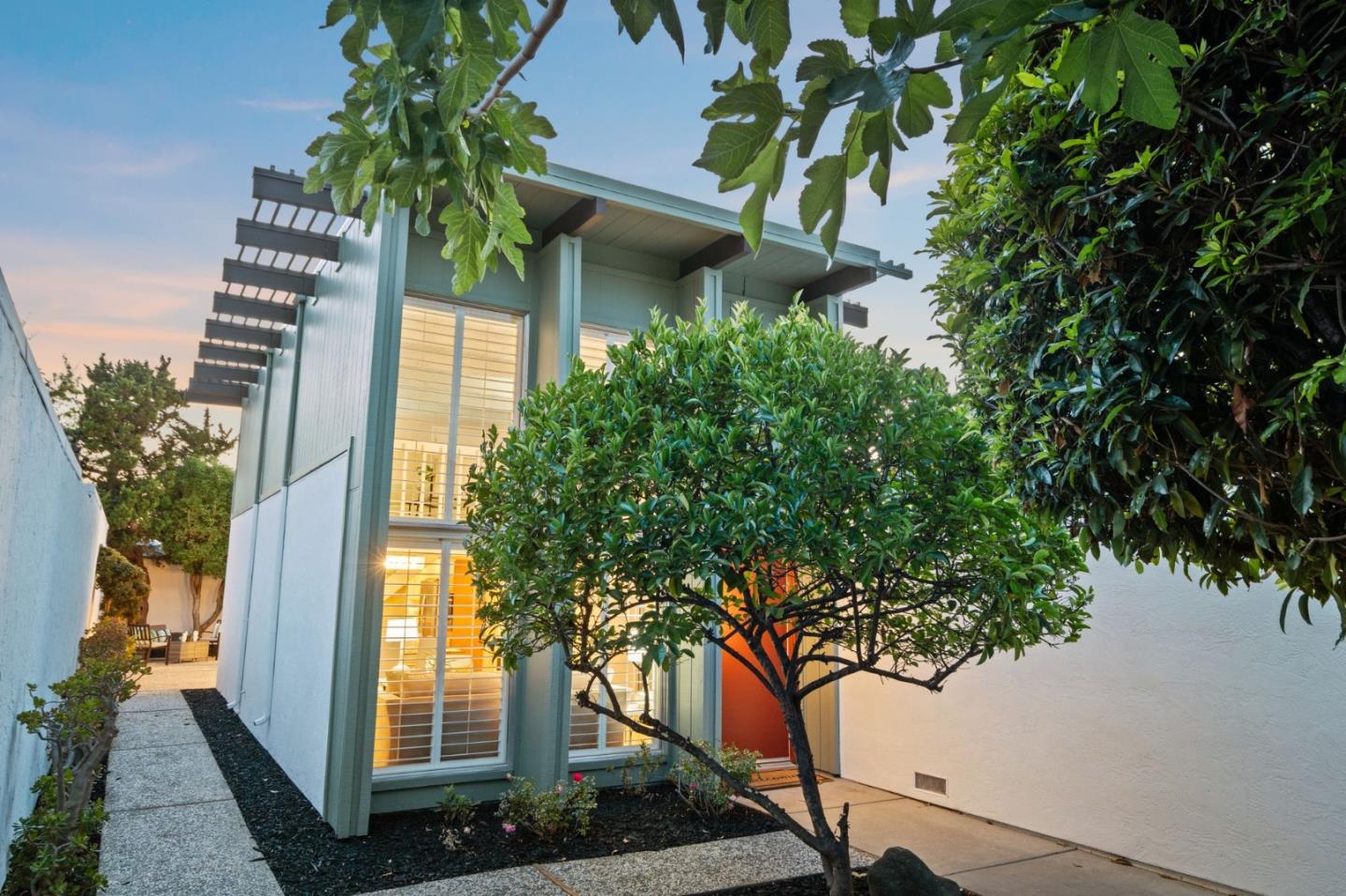 Detail Gallery Image 35 of 44 For 1393 Sydney Dr, Sunnyvale,  CA 94087 - 3 Beds | 2 Baths