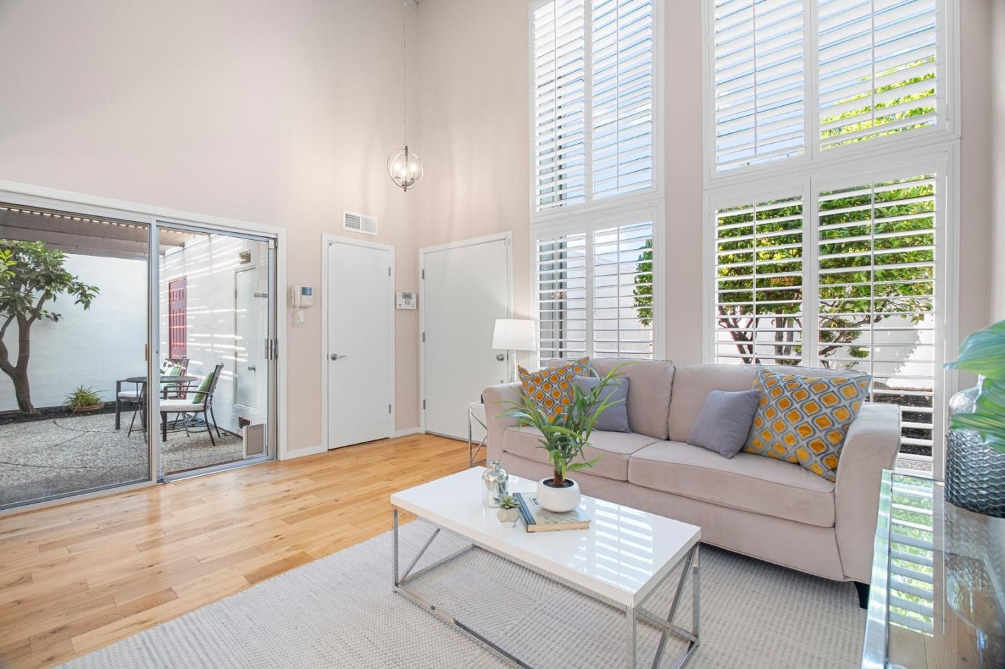 Detail Gallery Image 6 of 44 For 1393 Sydney Dr, Sunnyvale,  CA 94087 - 3 Beds | 2 Baths