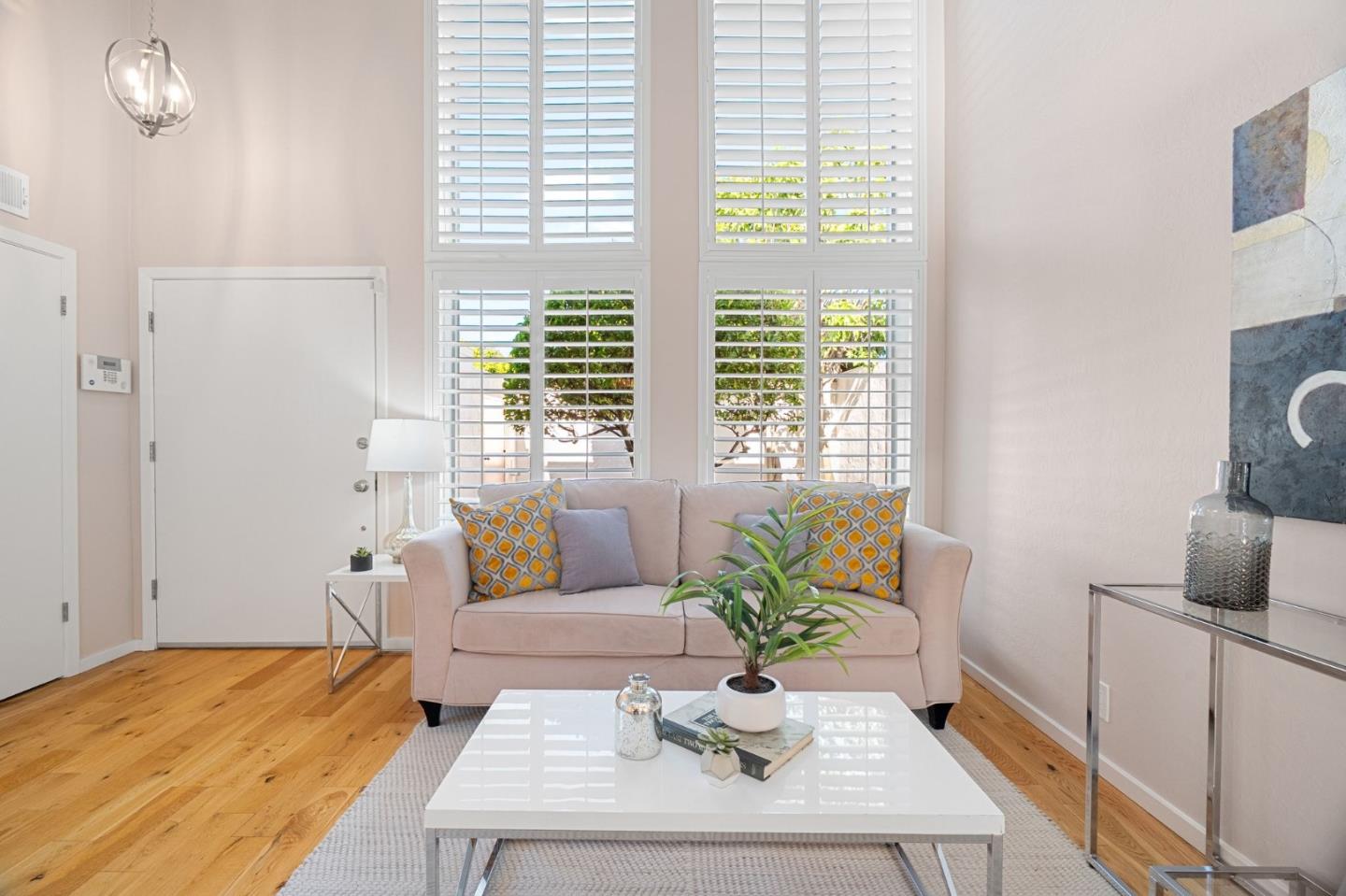 Detail Gallery Image 9 of 44 For 1393 Sydney Dr, Sunnyvale,  CA 94087 - 3 Beds | 2 Baths