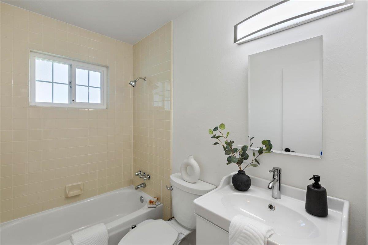 Detail Gallery Image 13 of 25 For 1826 Ronie Way, San Jose,  CA 95124 - 3 Beds | 2 Baths