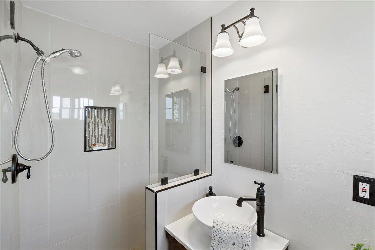 Detail Gallery Image 20 of 25 For 1826 Ronie Way, San Jose,  CA 95124 - 3 Beds | 2 Baths