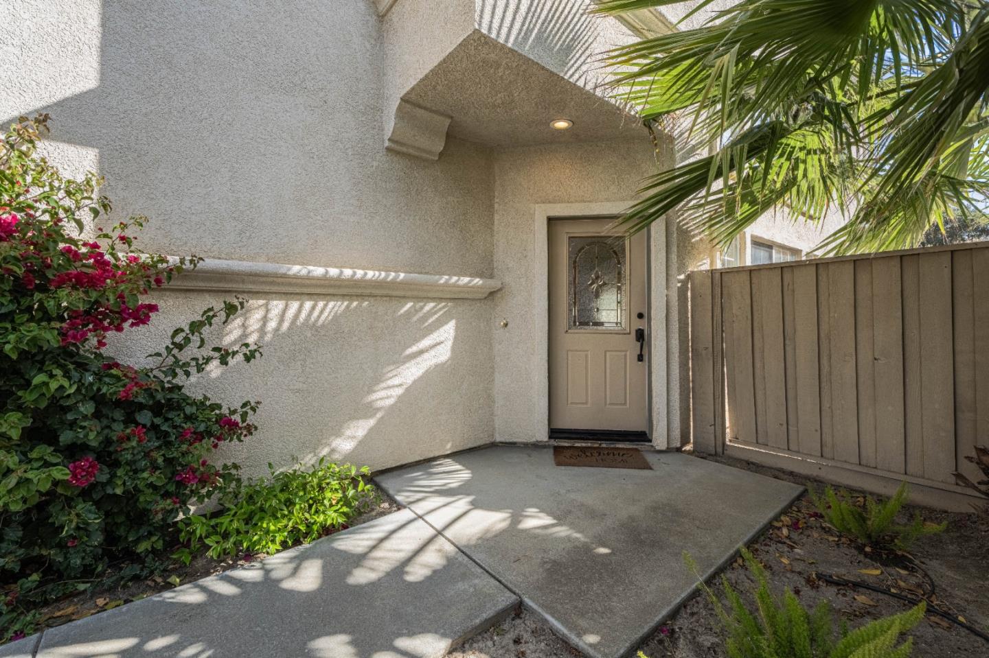 Detail Gallery Image 2 of 50 For 27320 Bavella Way, Salinas,  CA 93908 - 4 Beds | 2/1 Baths