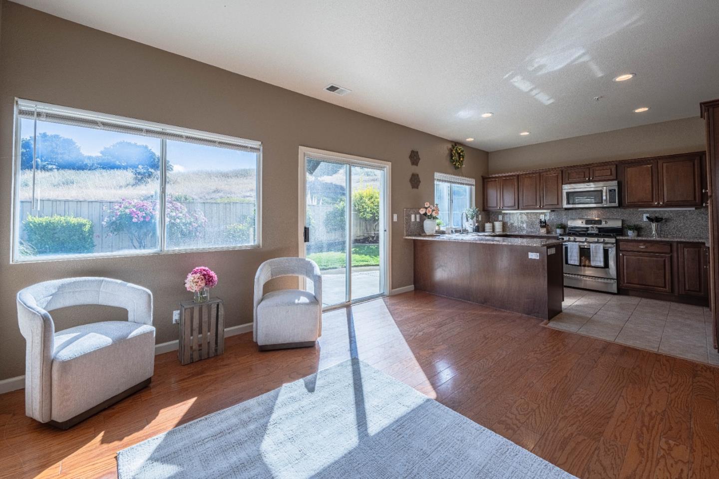 Detail Gallery Image 22 of 50 For 27320 Bavella Way, Salinas,  CA 93908 - 4 Beds | 2/1 Baths