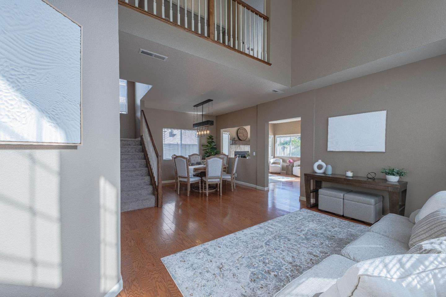 Detail Gallery Image 4 of 50 For 27320 Bavella Way, Salinas,  CA 93908 - 4 Beds | 2/1 Baths