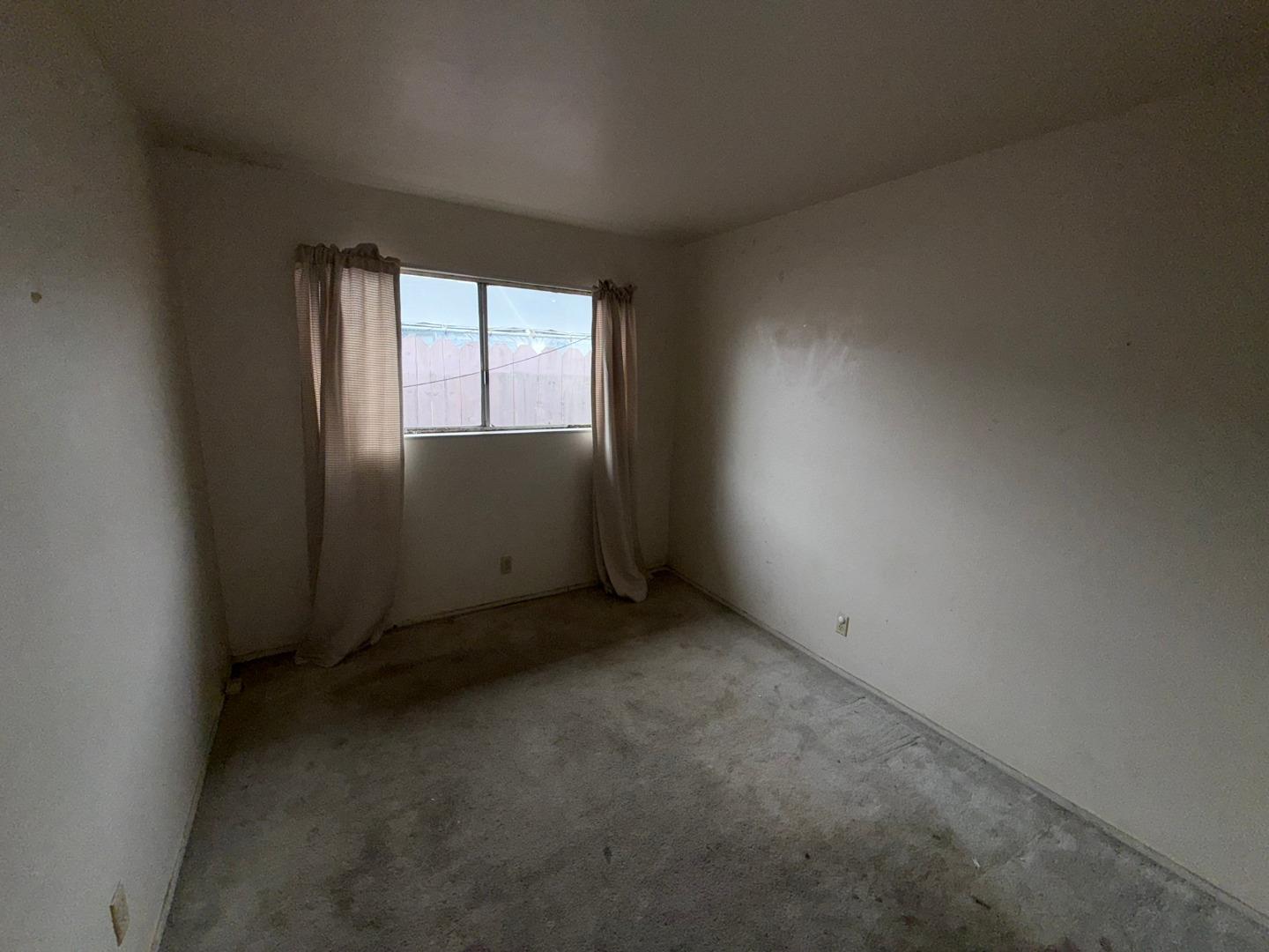Detail Gallery Image 11 of 18 For 1648 Chico Way, Salinas,  CA 93906 - 3 Beds | 1/1 Baths