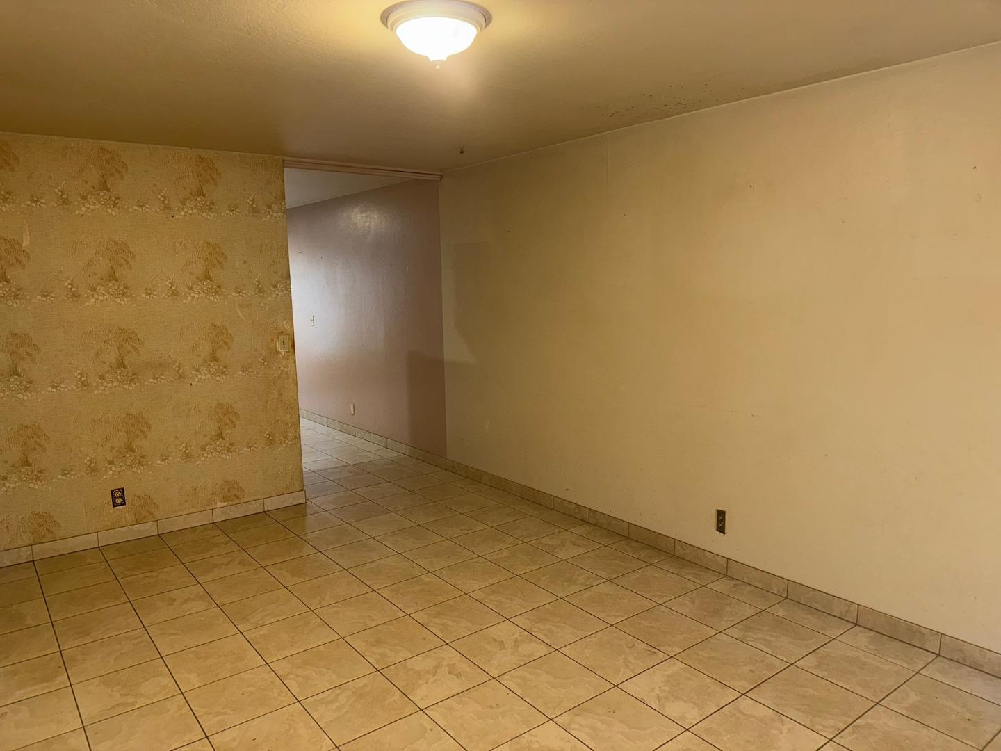 Detail Gallery Image 2 of 18 For 1648 Chico Way, Salinas,  CA 93906 - 3 Beds | 1/1 Baths