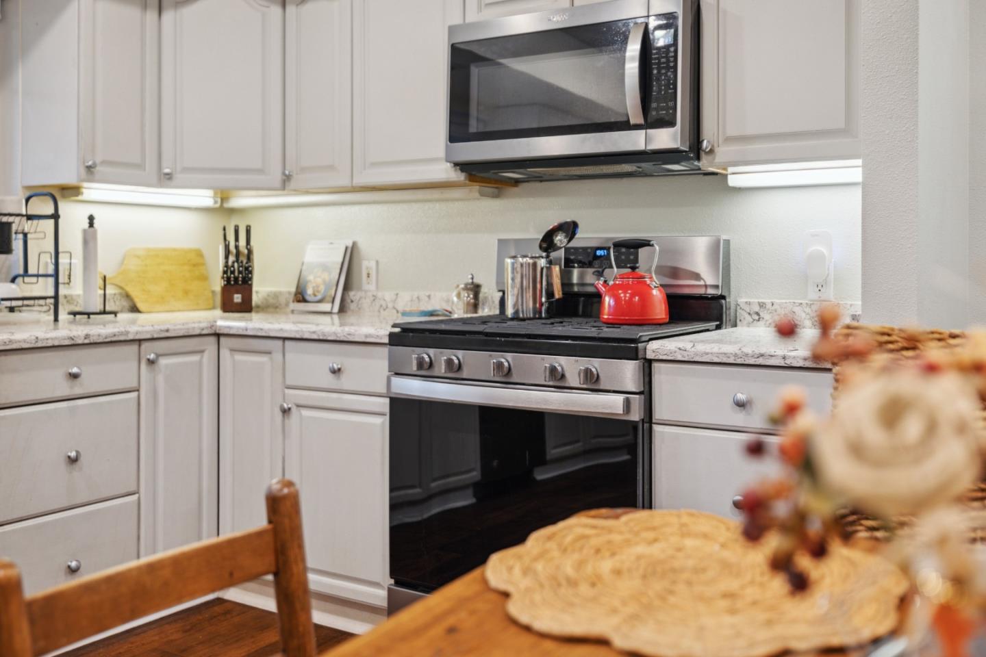 Detail Gallery Image 9 of 98 For 11691 Alta via Dr, Brookdale,  CA 95007 - 4 Beds | 2 Baths
