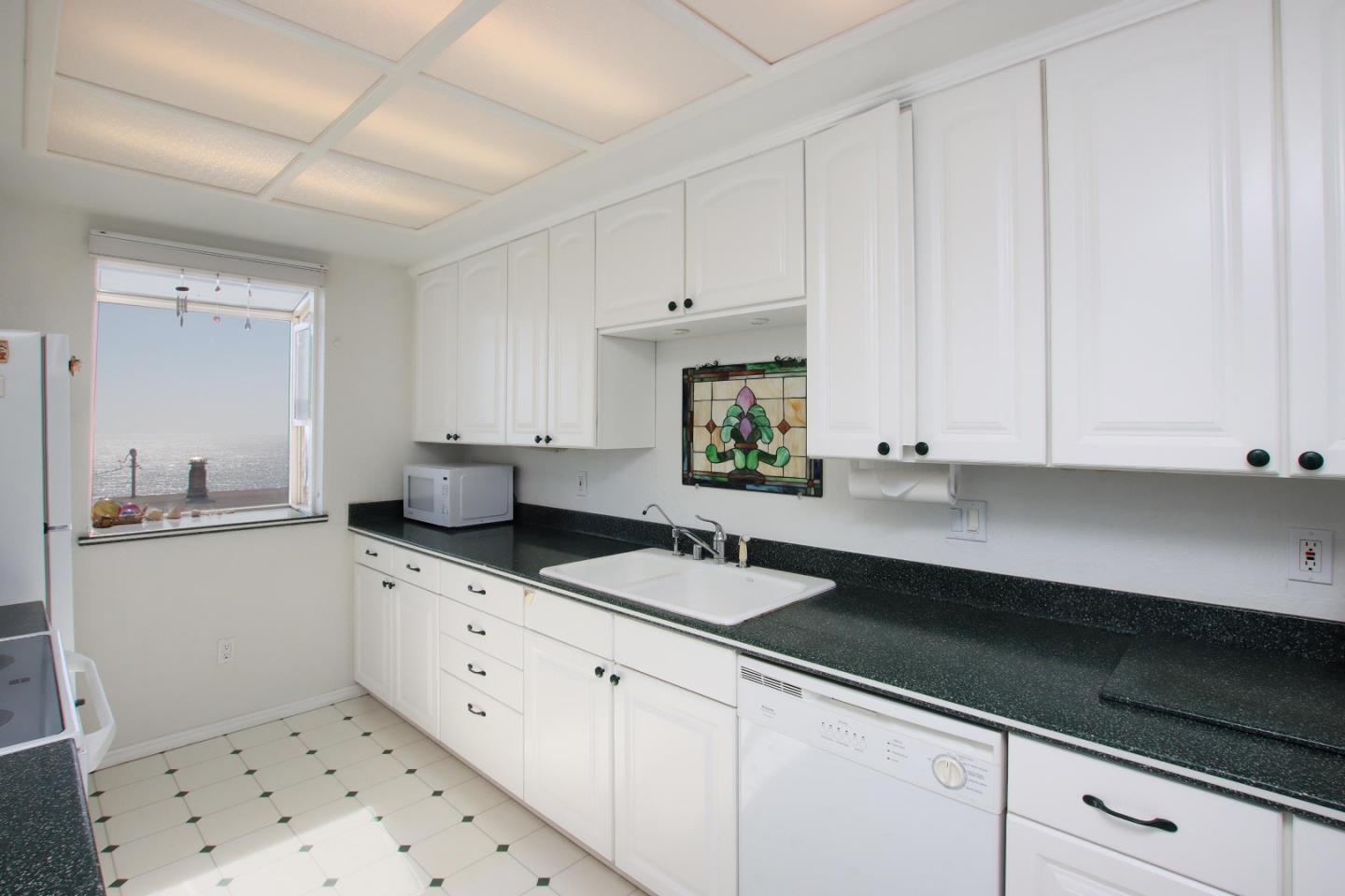 Detail Gallery Image 11 of 44 For 51 Sunset Dr, Watsonville,  CA 95076 - 3 Beds | 2 Baths