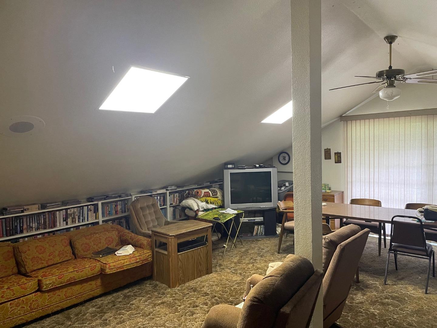 Detail Gallery Image 6 of 8 For 9395 King Rd, Salinas,  CA 93907 - 3 Beds | 3/1 Baths