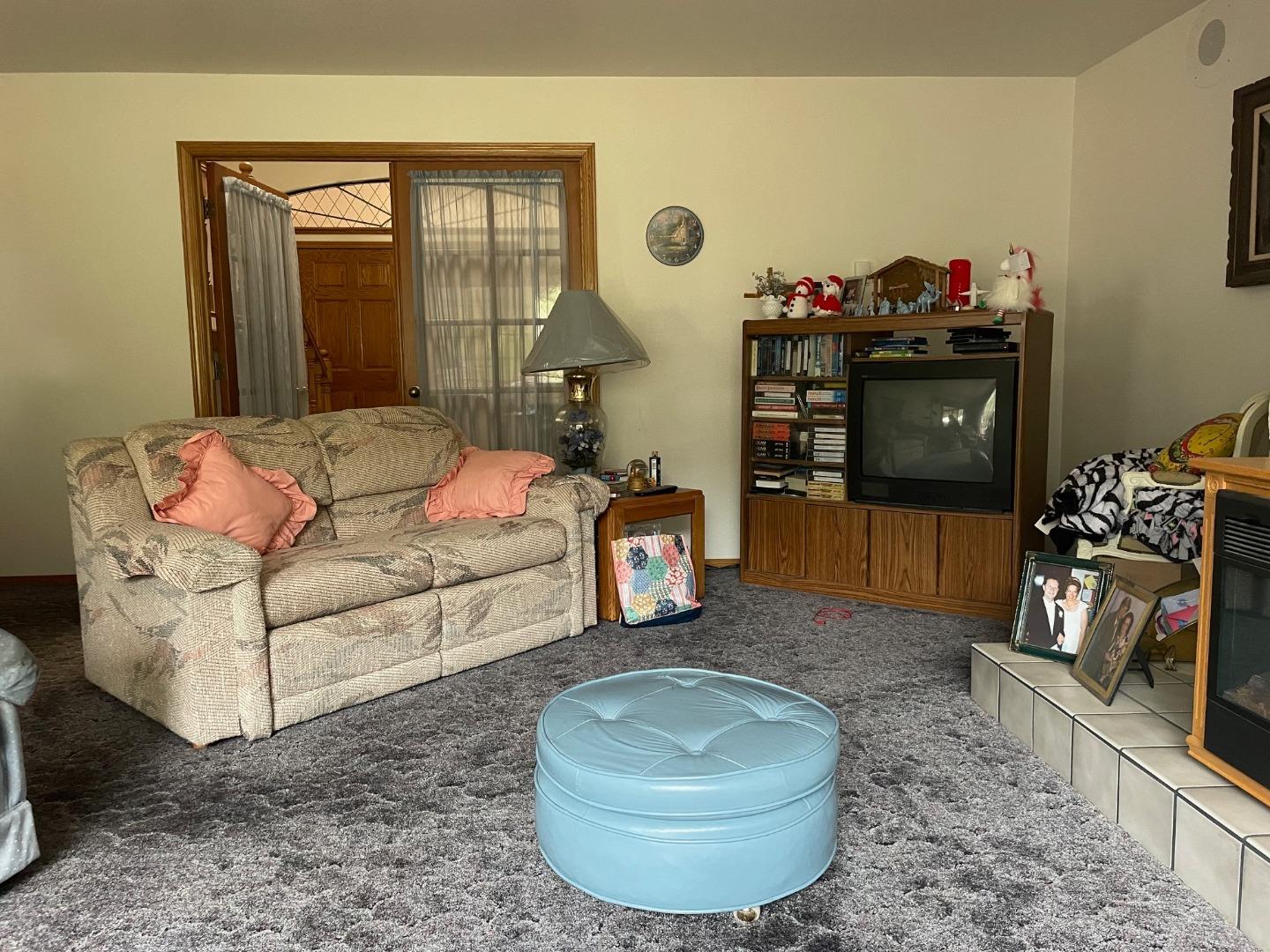 Detail Gallery Image 7 of 8 For 9395 King Rd, Salinas,  CA 93907 - 3 Beds | 3/1 Baths