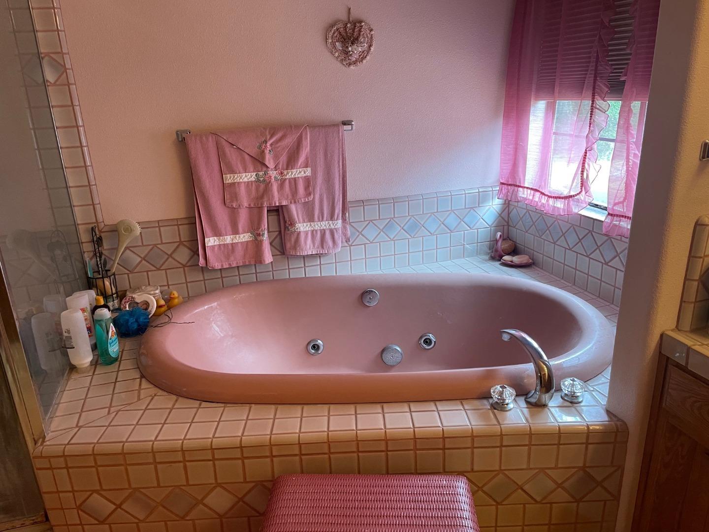 Detail Gallery Image 8 of 8 For 9395 King Rd, Salinas,  CA 93907 - 3 Beds | 3/1 Baths