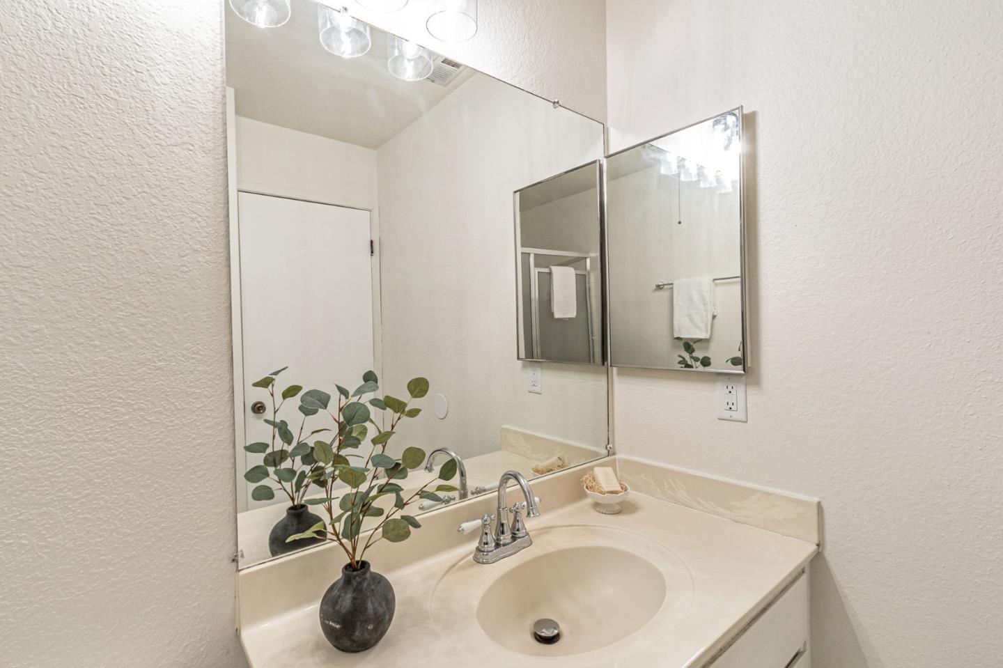 Detail Gallery Image 21 of 47 For 5386 Borneo Cir, San Jose,  CA 95123 - 3 Beds | 2 Baths