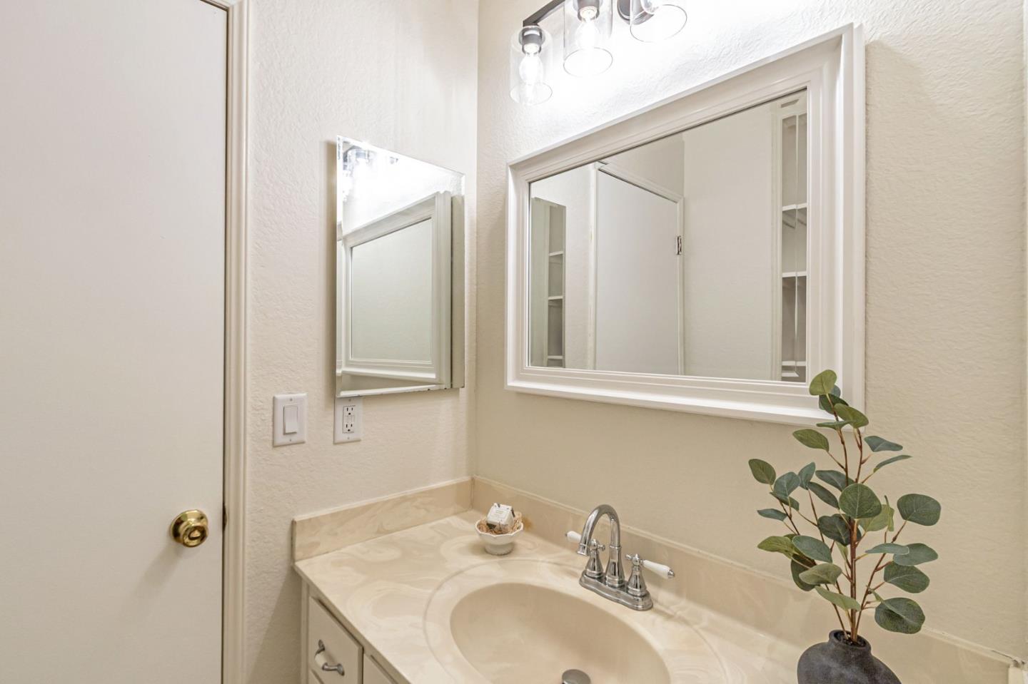 Detail Gallery Image 25 of 47 For 5386 Borneo Cir, San Jose,  CA 95123 - 3 Beds | 2 Baths