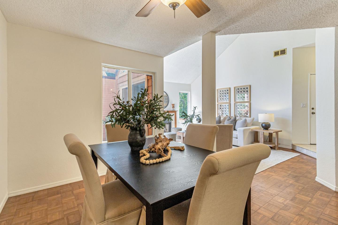 Detail Gallery Image 9 of 47 For 5386 Borneo Cir, San Jose,  CA 95123 - 3 Beds | 2 Baths
