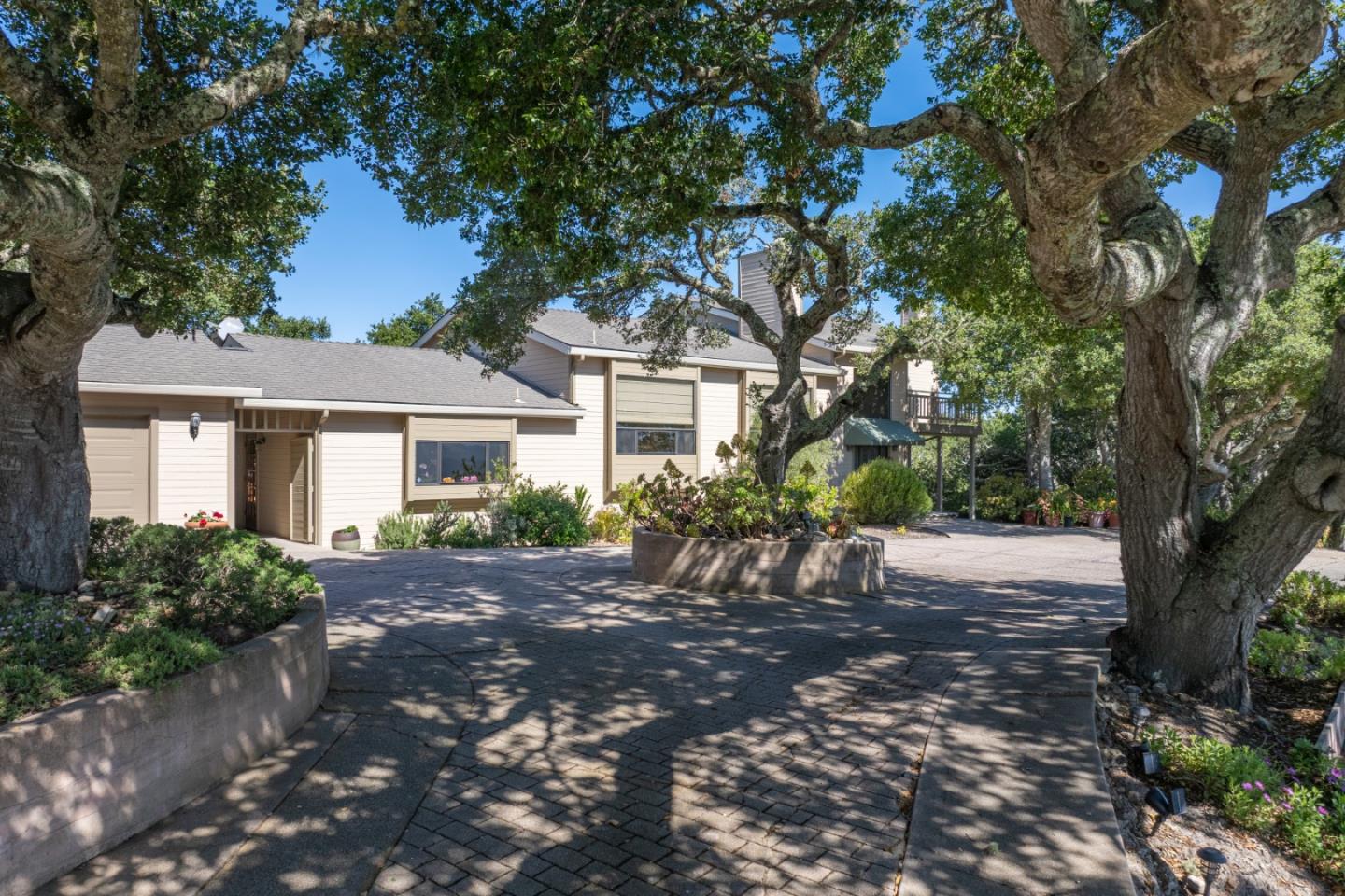 Detail Gallery Image 2 of 40 For 25940 Colt Ln, Carmel Valley,  CA 93924 - 4 Beds | 2/1 Baths