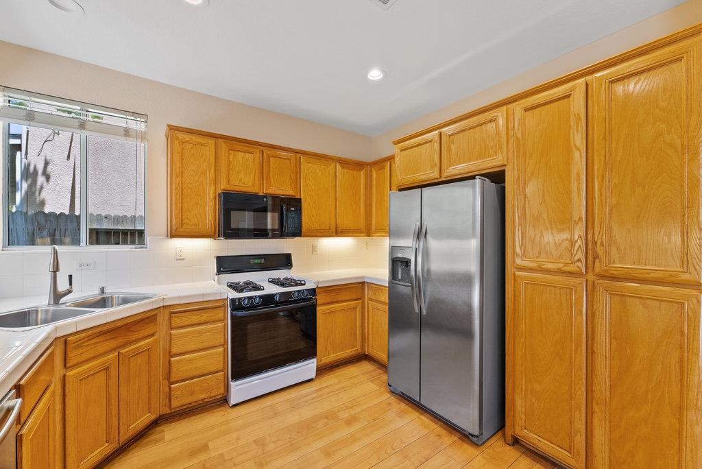 Detail Gallery Image 15 of 35 For 93 Vista Pointe Dr, Watsonville,  CA 95076 - 4 Beds | 2/1 Baths