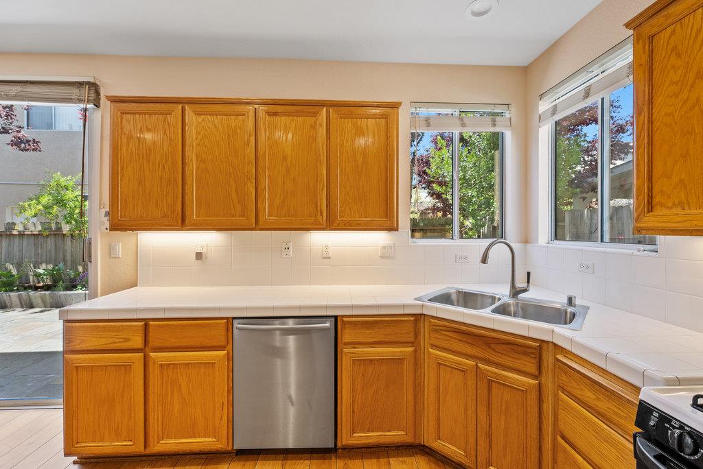 Detail Gallery Image 16 of 35 For 93 Vista Pointe Dr, Watsonville,  CA 95076 - 4 Beds | 2/1 Baths