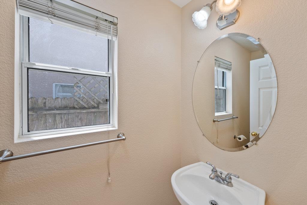 Detail Gallery Image 17 of 35 For 93 Vista Pointe Dr, Watsonville,  CA 95076 - 4 Beds | 2/1 Baths