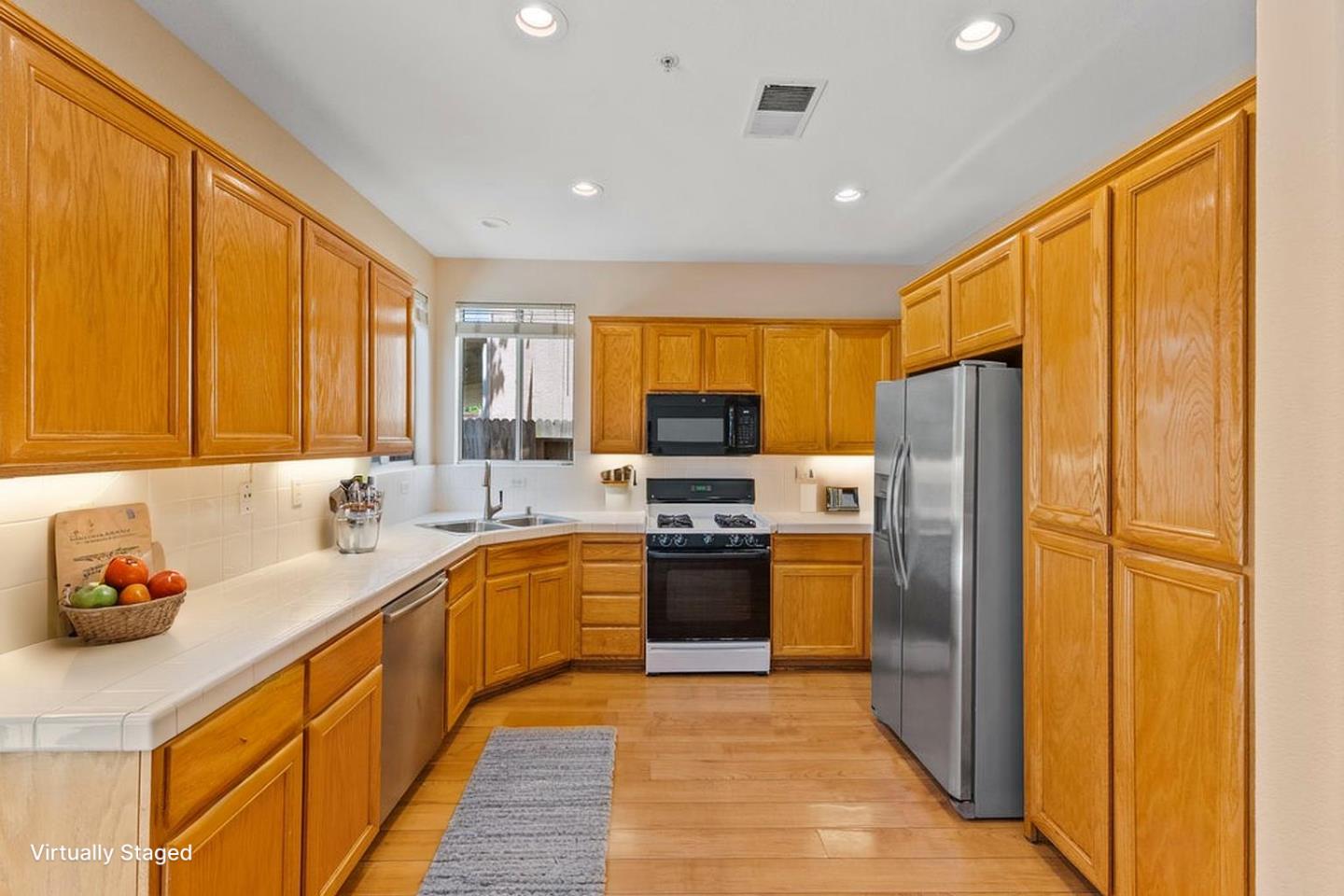 Detail Gallery Image 4 of 35 For 93 Vista Pointe Dr, Watsonville,  CA 95076 - 4 Beds | 2/1 Baths