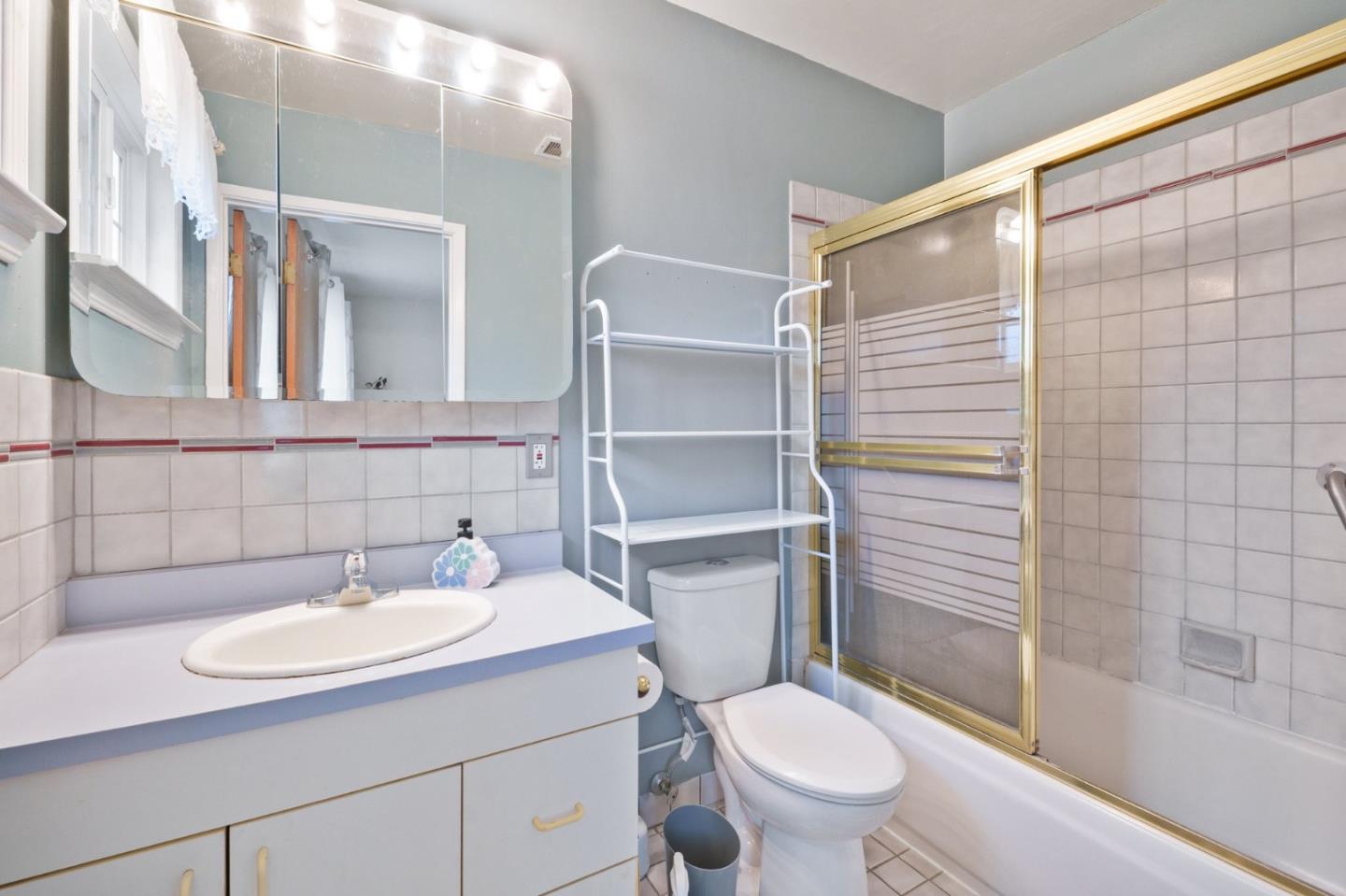 Detail Gallery Image 21 of 25 For 556 Los Coches Ave, Salinas,  CA 93906 - 3 Beds | 2 Baths