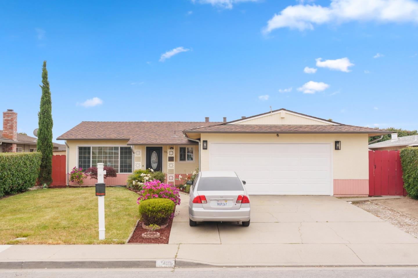 Detail Gallery Image 3 of 25 For 556 Los Coches Ave, Salinas,  CA 93906 - 3 Beds | 2 Baths
