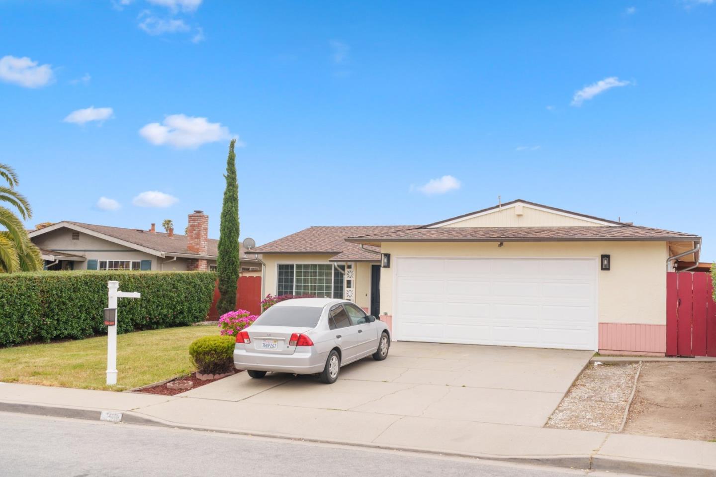 Detail Gallery Image 4 of 25 For 556 Los Coches Ave, Salinas,  CA 93906 - 3 Beds | 2 Baths
