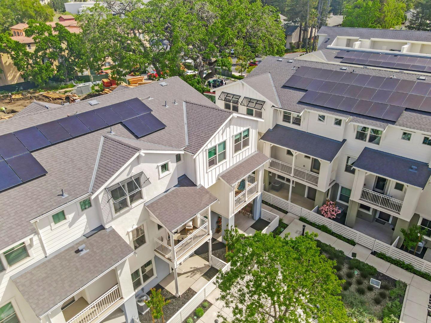 Detail Gallery Image 1 of 12 For 231 Oak Cir, Walnut Creek,  CA 94597 - 4 Beds | 3/1 Baths