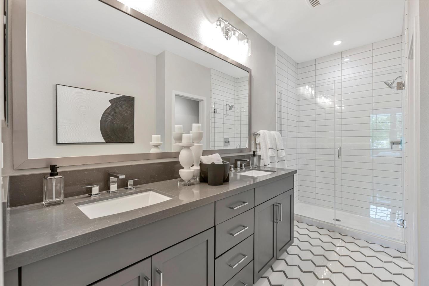 Detail Gallery Image 10 of 12 For 231 Oak Cir, Walnut Creek,  CA 94597 - 4 Beds | 3/1 Baths